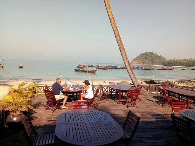 Ngapali Beach- ငပလီ, Ngapali Beach exterior view