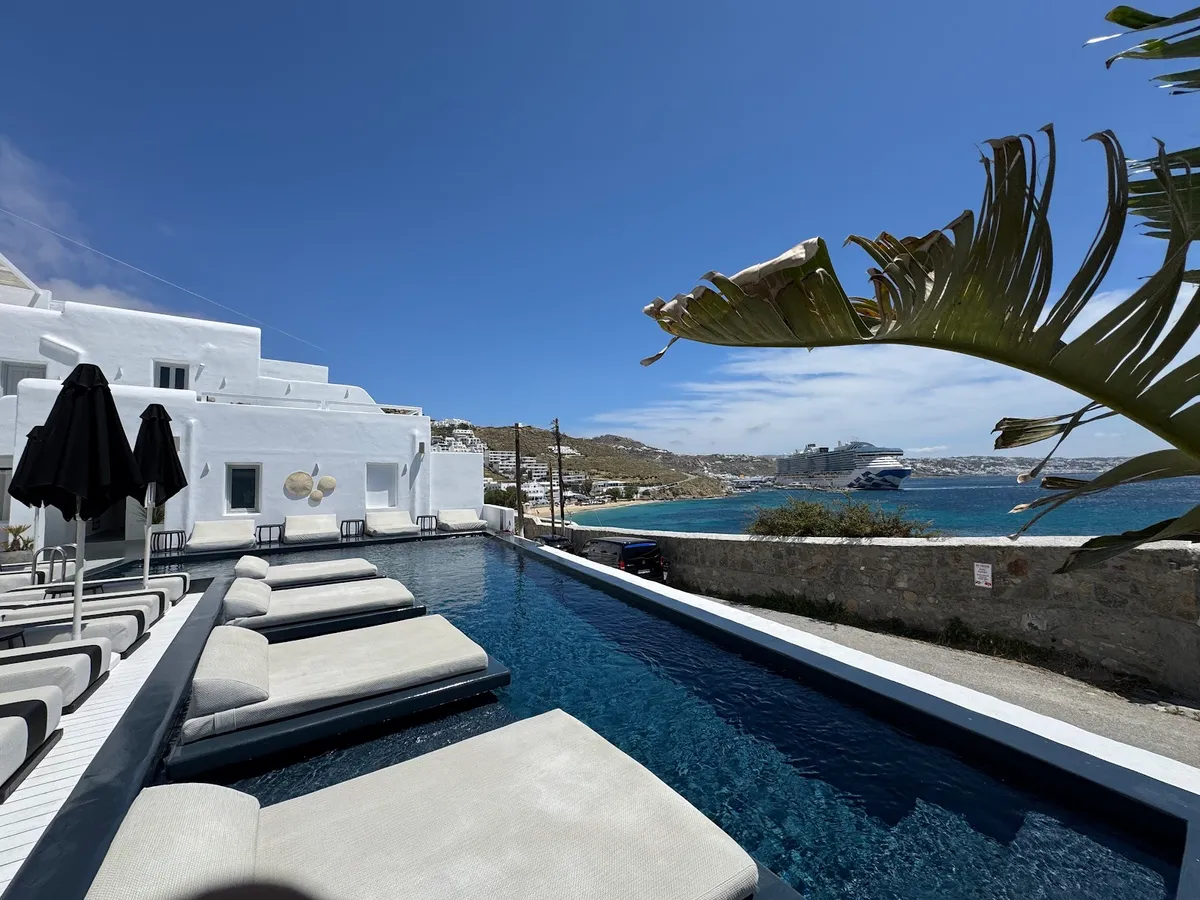 Nimbus Mykonos, Mykonos exterior view