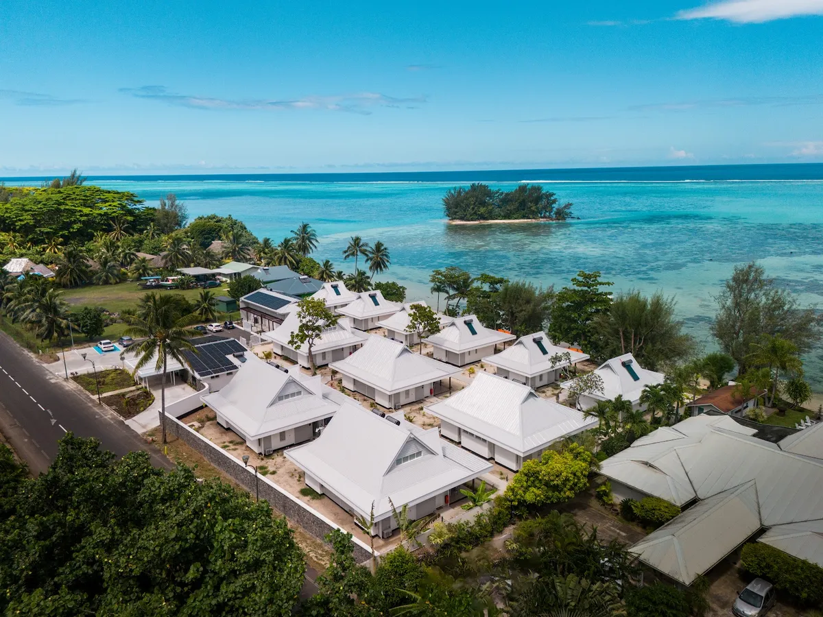 Niu Beach Hotel Moorea, Moorea exterior view