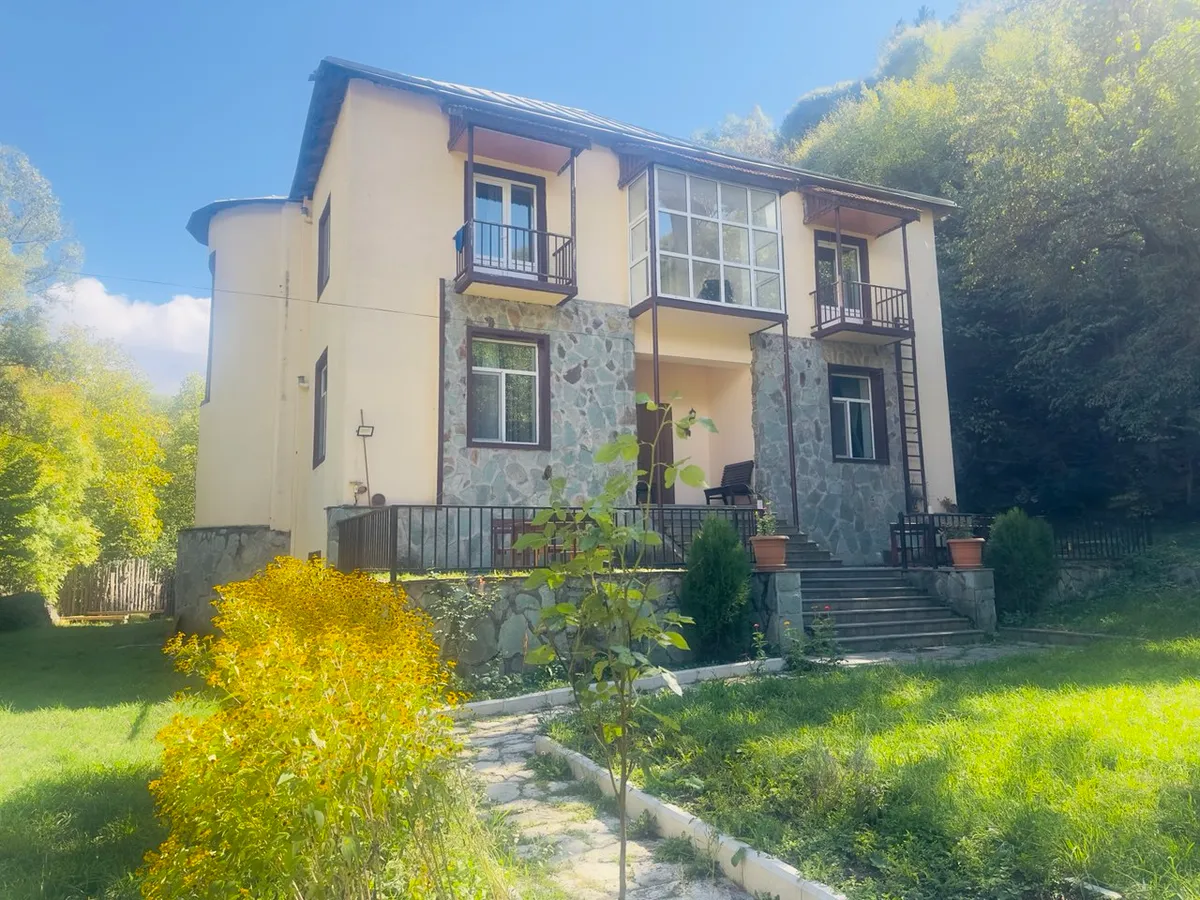 Noor Dilijan, Dilijan exterior view