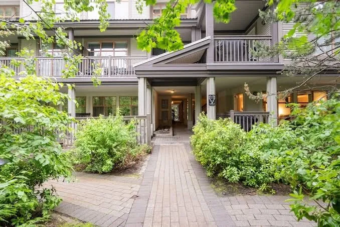 Northstar Townhouse in Village. Pool/Hot Tub/Parking. Sleeps 7-8, Whistler exterior view