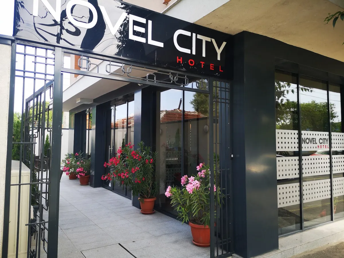 NOVEL CITY HOTEL, Burgas exterior view