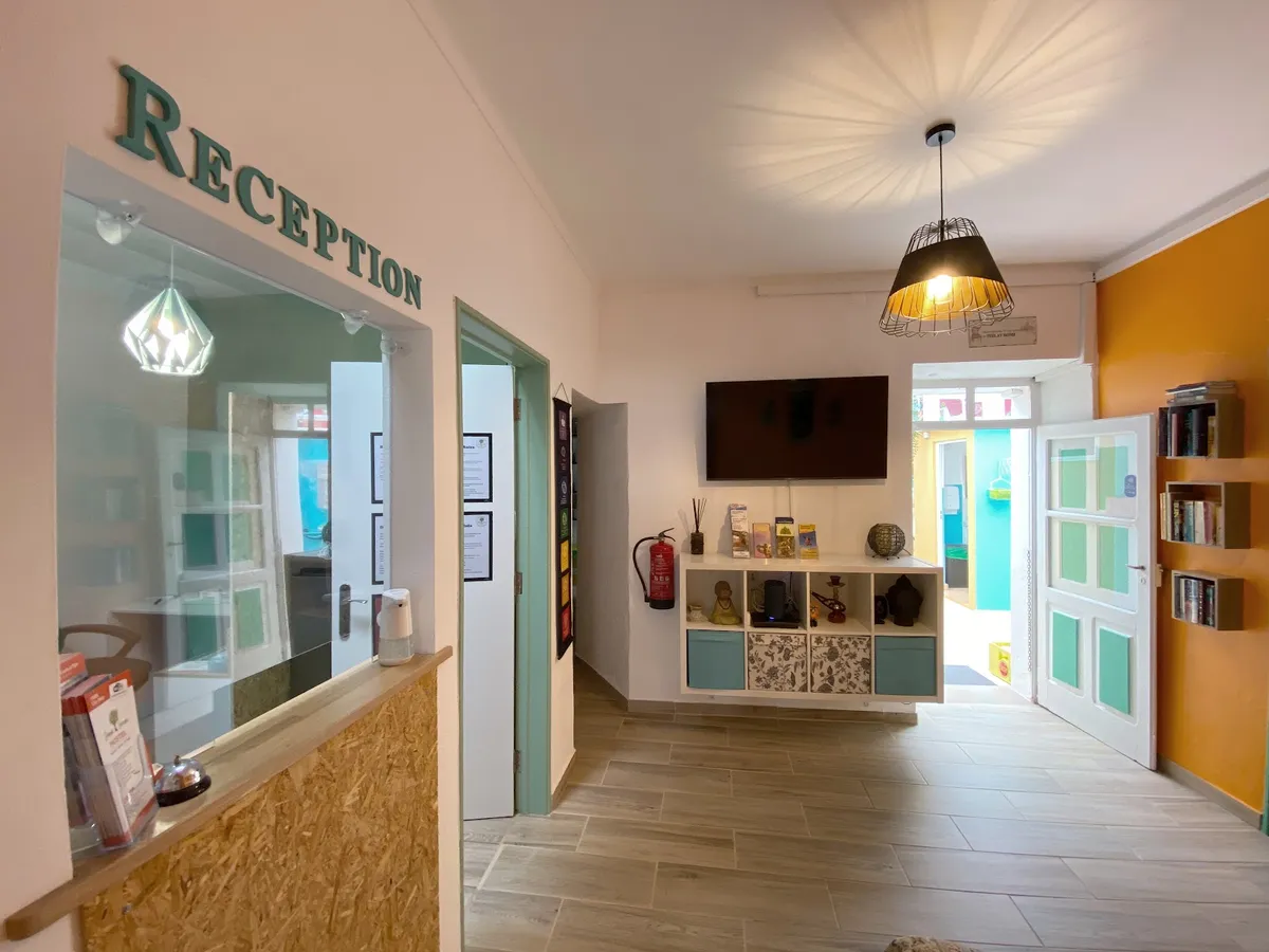 Orange Terrace Hostel, Albufeira exterior view