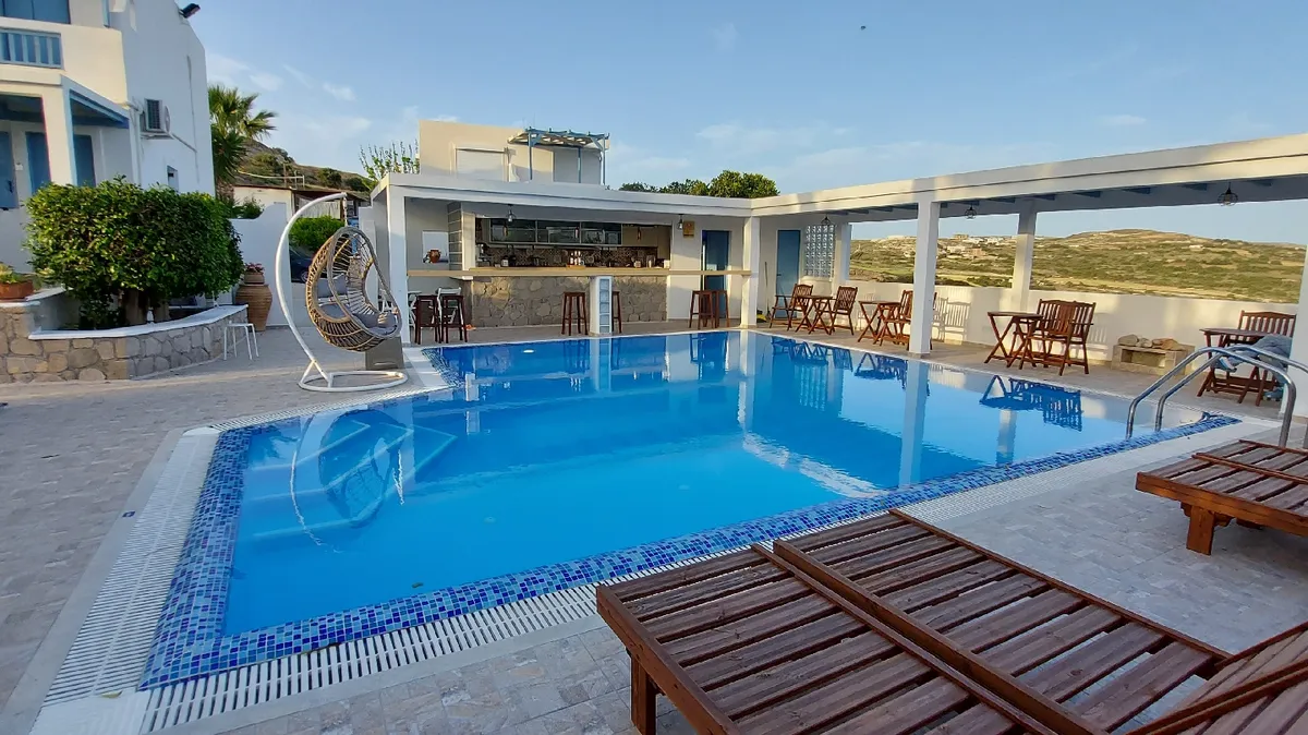 Orizontes Boutique Studios, Milos exterior view