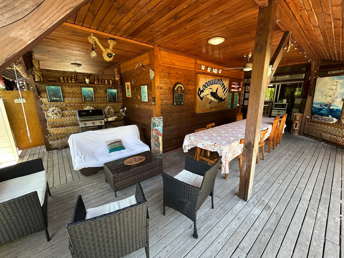 Pension Bounty Rangiroa | Art Gallery & Tropical Garden, Rangiroa exterior view