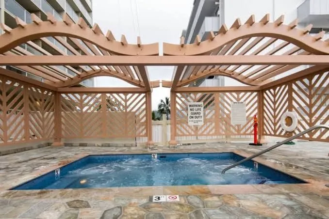 Penthouse Studio w/ Ocean Views | Pool + Hot Tub, Honolulu exterior view