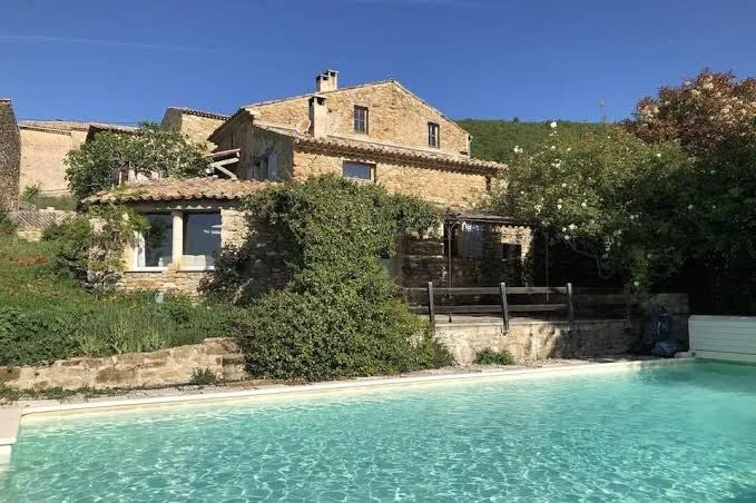 Pet Friendly Large Charming Cottage with Heated Swimming Pool, Provence exterior view