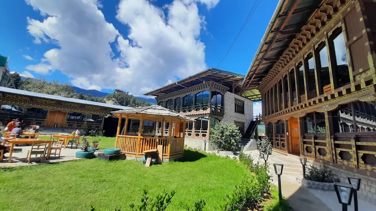 Phuntsho guest house, Bumthang exterior view