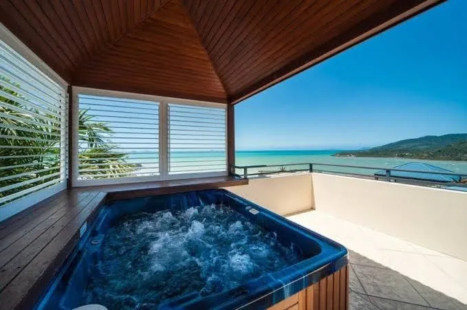 Pinnacles, Airlie Beach, Whitsundays exterior view
