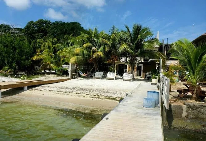 Pirate's Bay Inn, Utila exterior view
