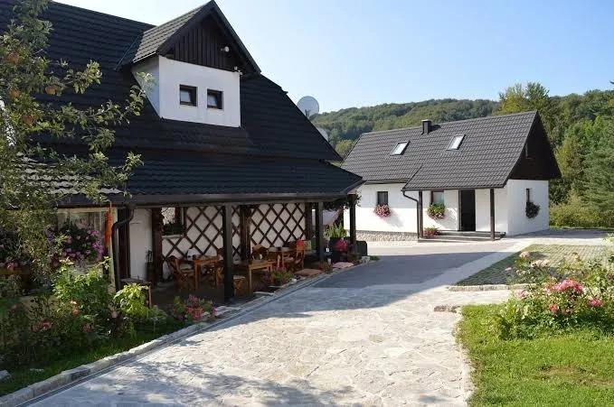 Plitvice Miric Inn, Plitvice exterior view