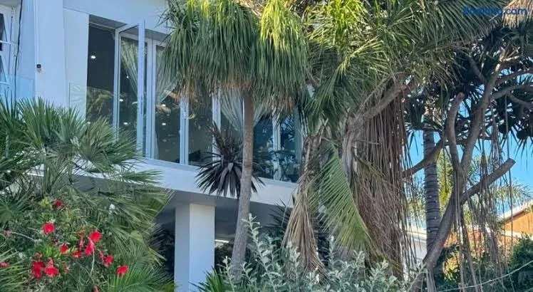 Posh Spot on the beachfront strictly bookings of 4 or 5 guests, Port Elizabeth exterior view