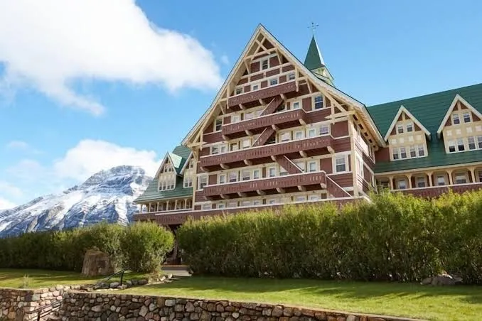Prince Of Wales Hotel, Canadian Rockies exterior view