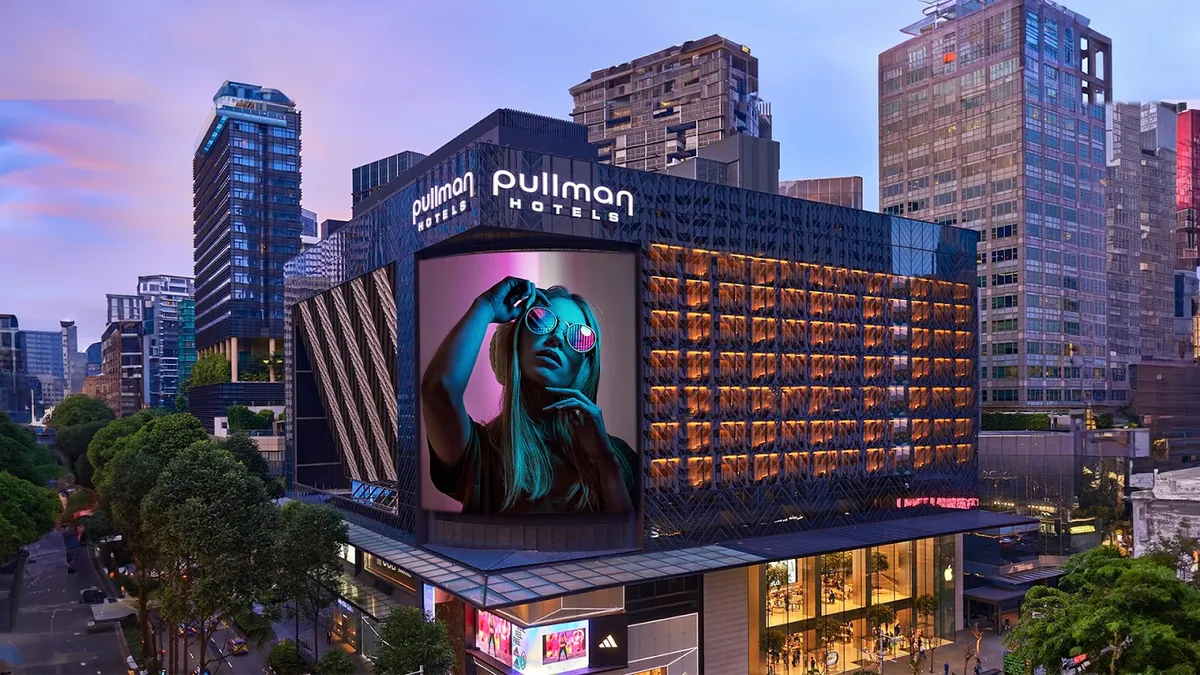 Pullman Singapore Orchard, Orchard Road exterior view