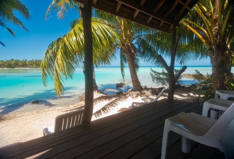 Punua and Moana Pension - The Green Lagoon, Rangiroa exterior view