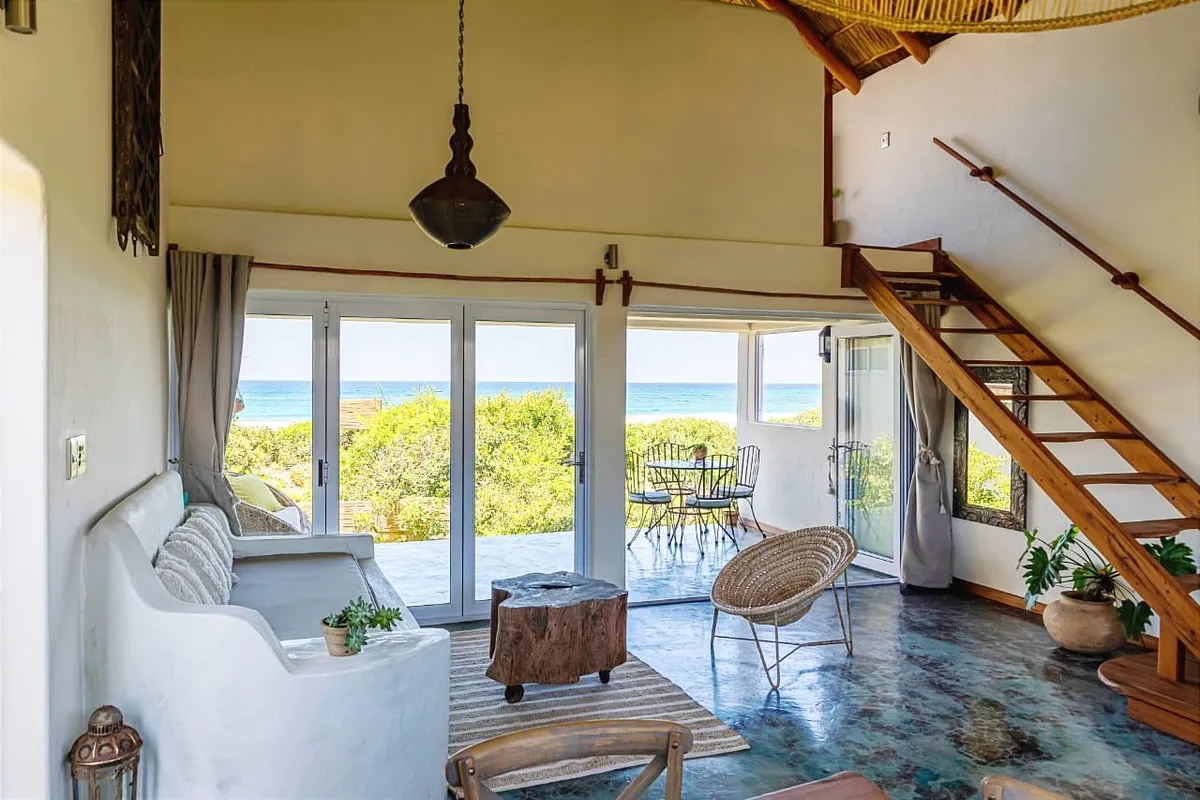 PURA VIDA TOFO BEACH HOUSE, Tofo Beach exterior view