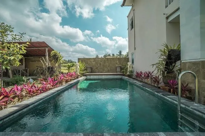 Putih DCarik Ubud - Deluxe Double Room, Ubud exterior view