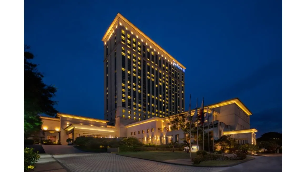 Radisson Blu Hotel, Cebu, Cebu exterior view