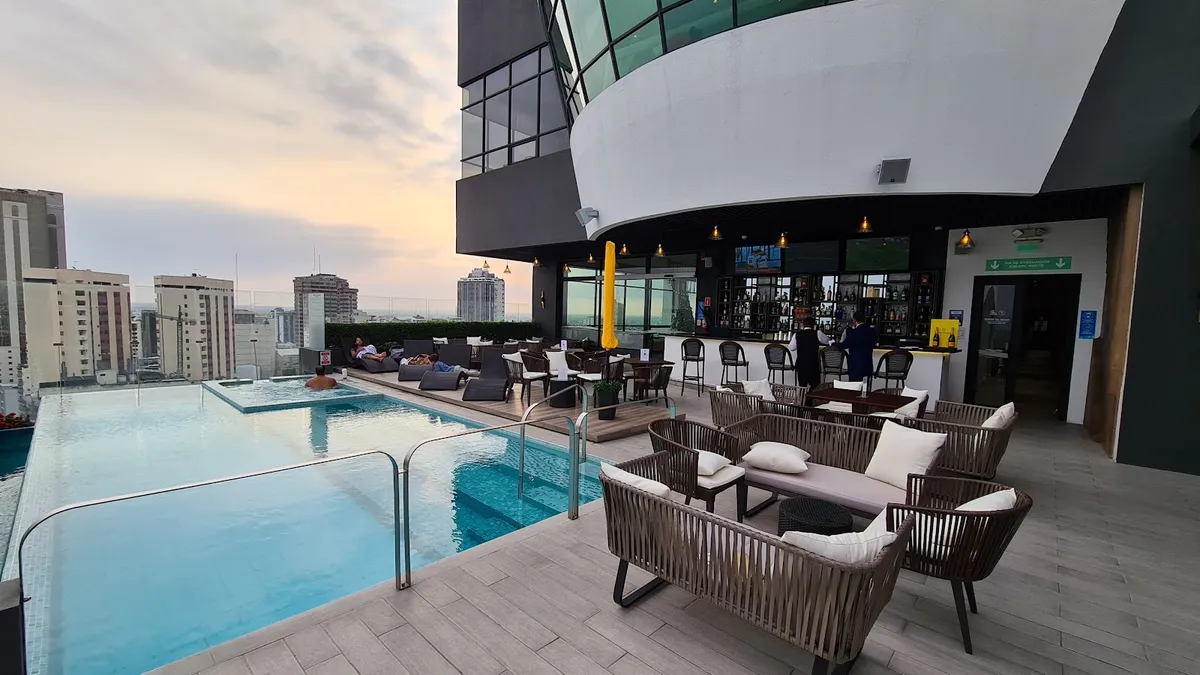 River Garden Hotel + Suites, Guayaquil exterior view