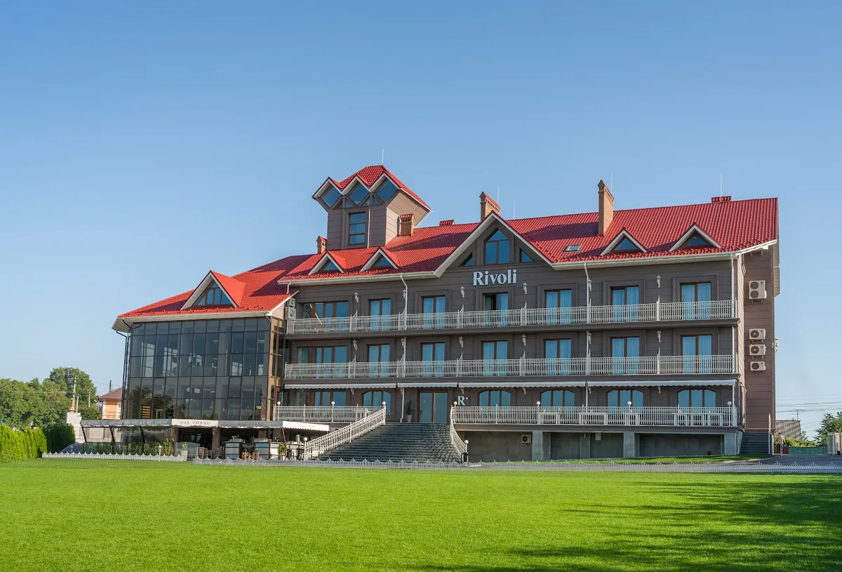 Rivoli Hotel, Chernivtsi exterior view