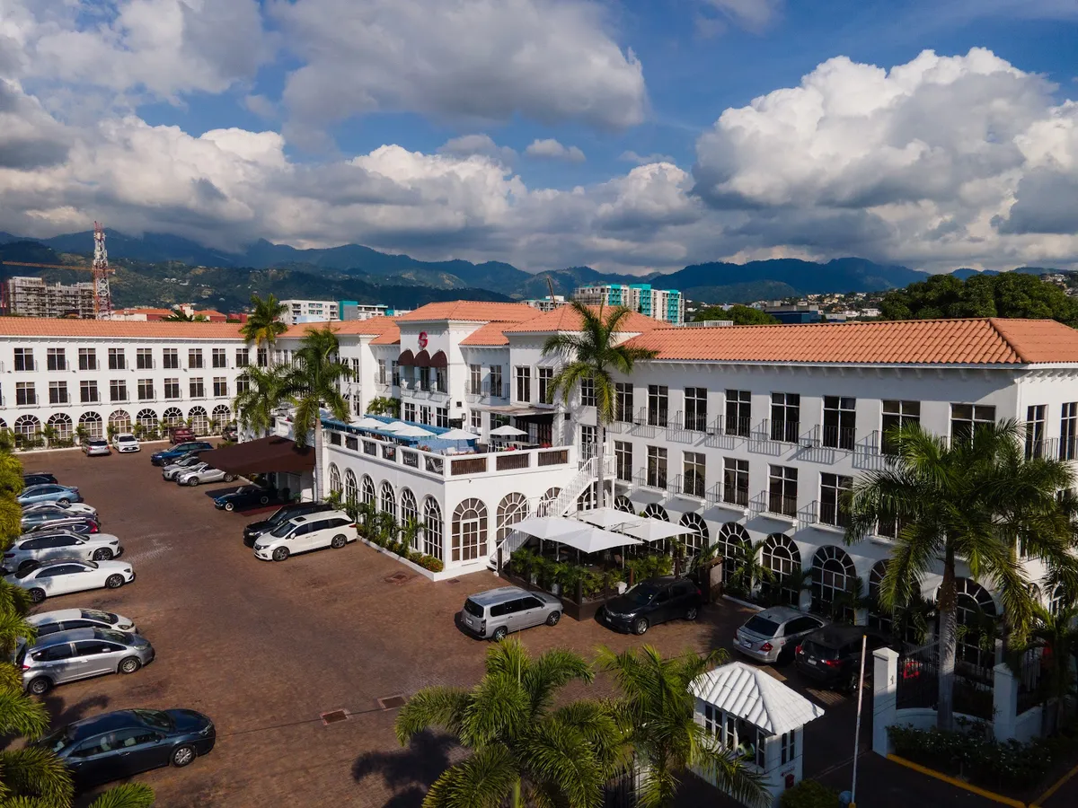 S Hotel Kingston, Kingston exterior view