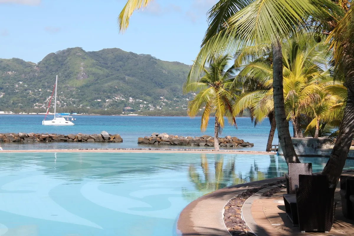 Sainte Anne Island - Beachcomber, Victoria exterior view