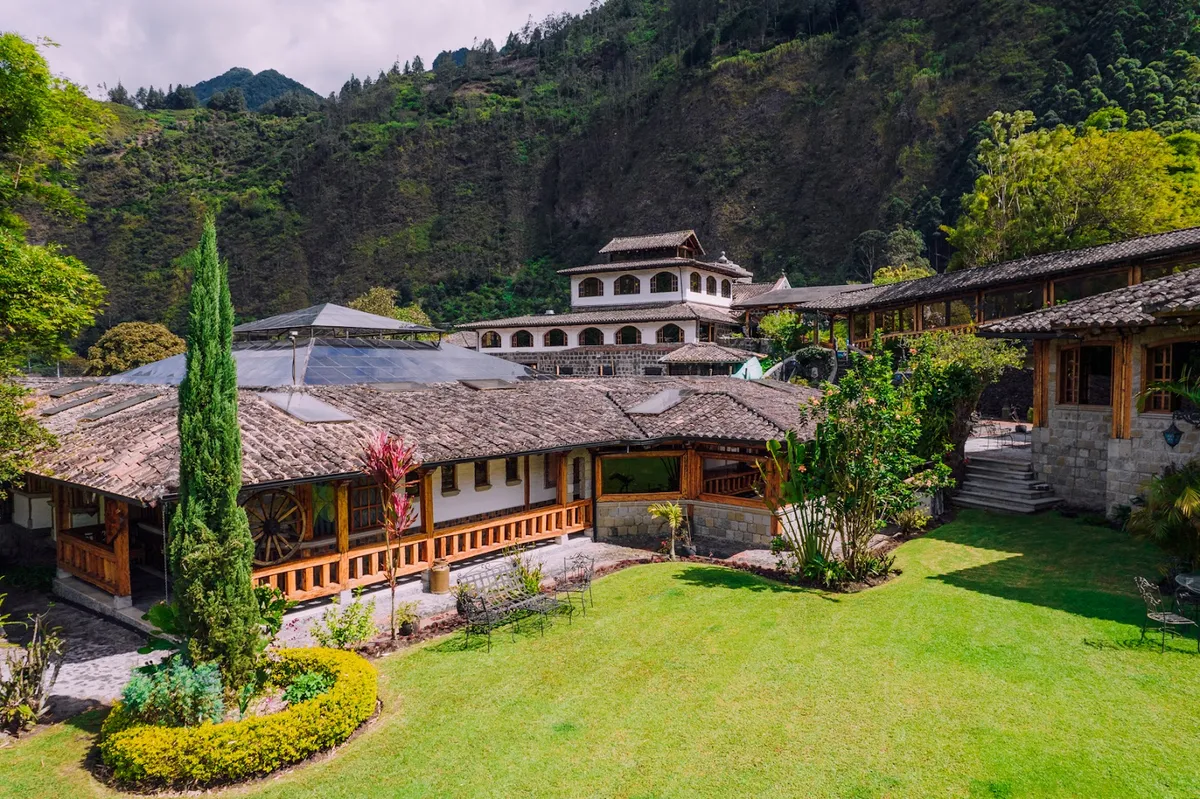 Samari Spa Resort, Banos exterior view