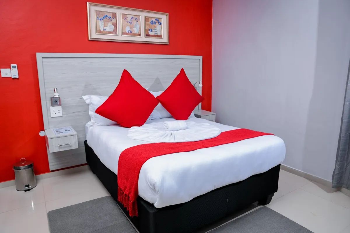 SAME STAY INN, Francistown exterior view