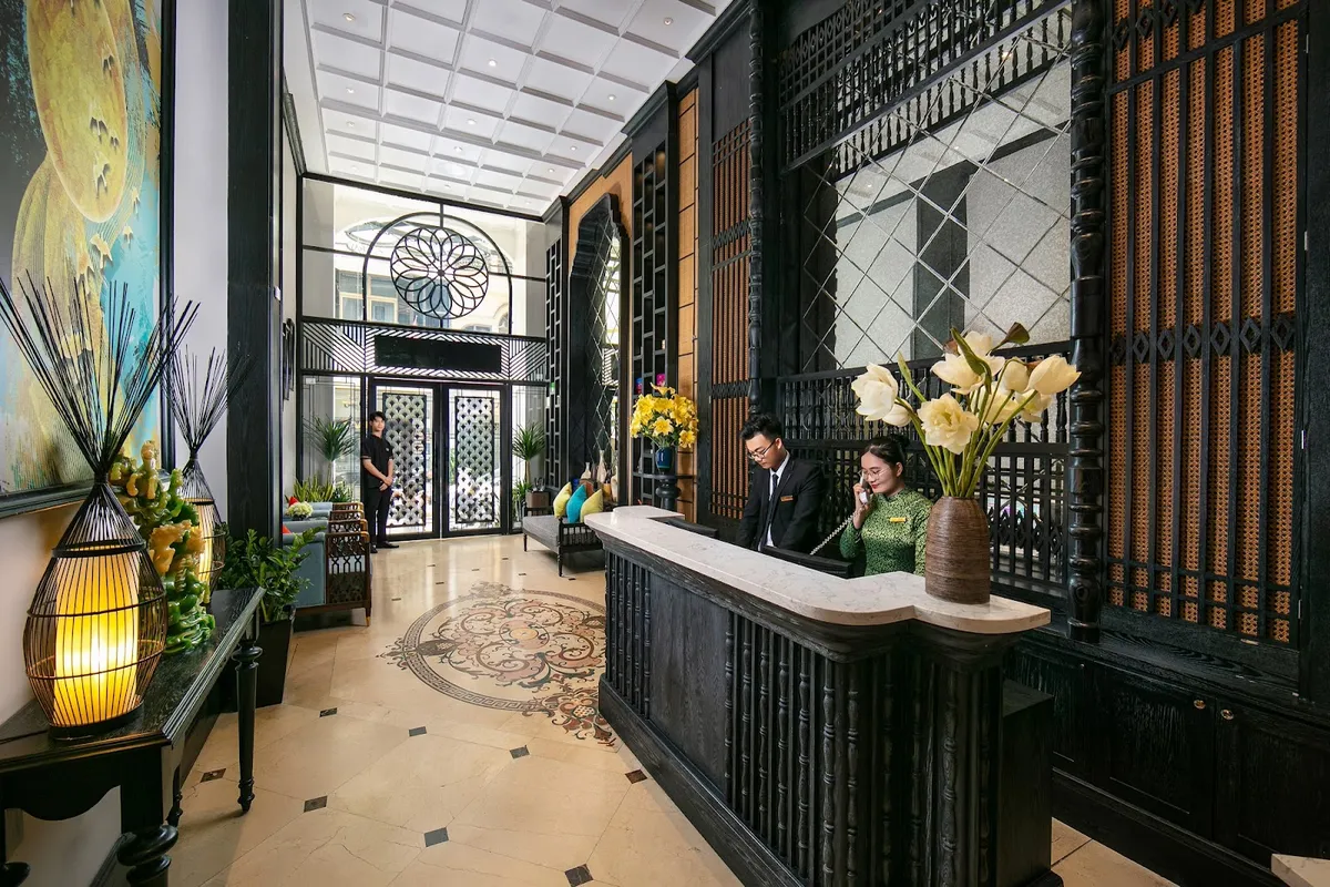 Scent Premium Hotel and Sky Bar, Hanoi exterior view