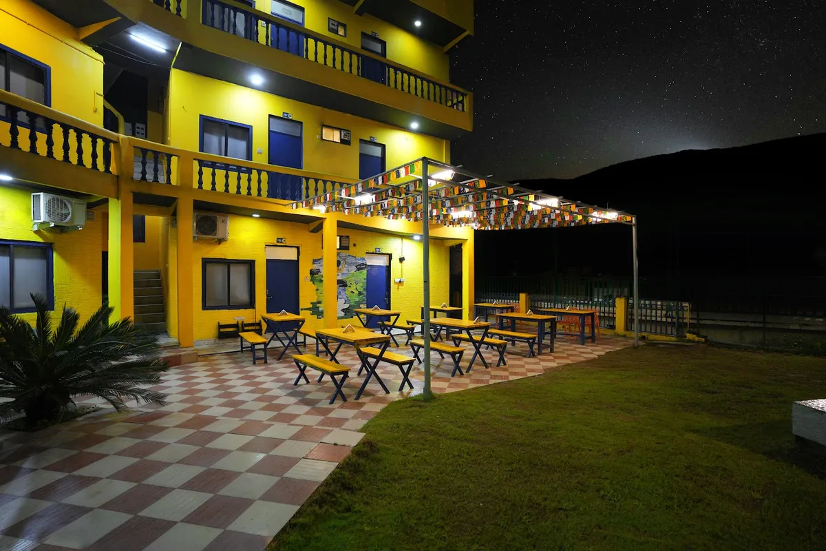 Shalom Backpackers Rishikesh, Rishikesh exterior view