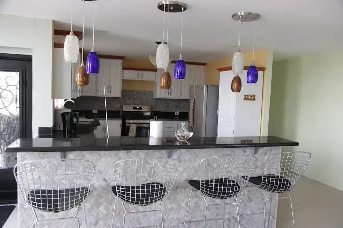 Stunning Luxury 3 Bedroom 2 1/2 bath Apartment, San Fernando exterior view
