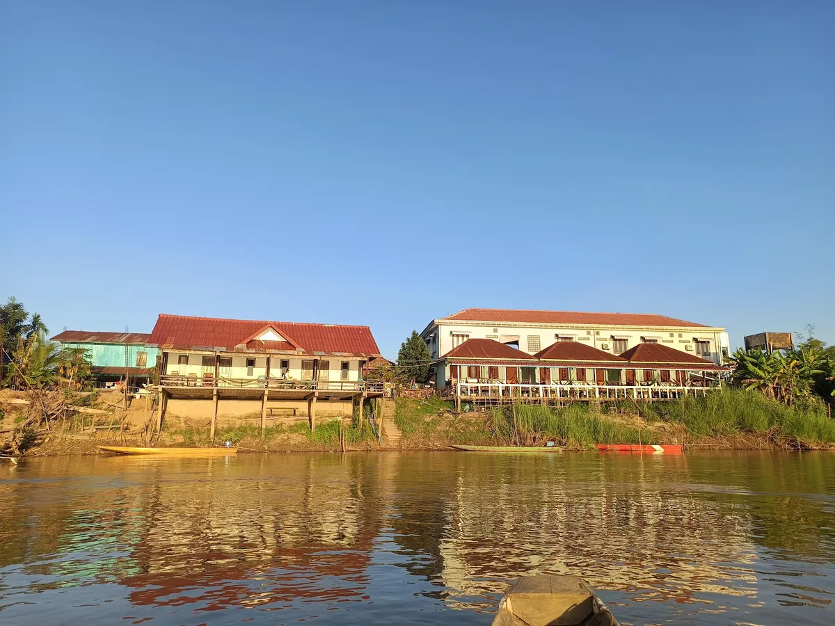 Sunset bar bungalows, 4000 Islands exterior view