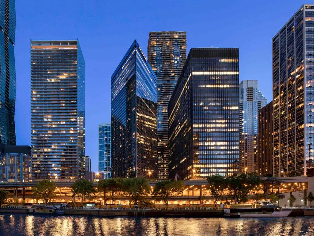 Swissotel Chicago, Chicago exterior view