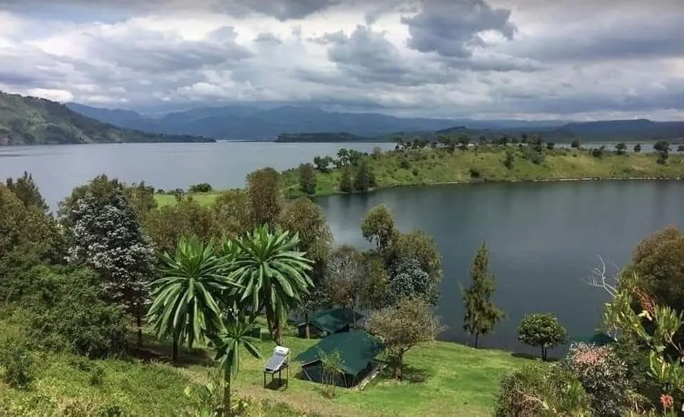 Tchegera Island, Goma exterior view