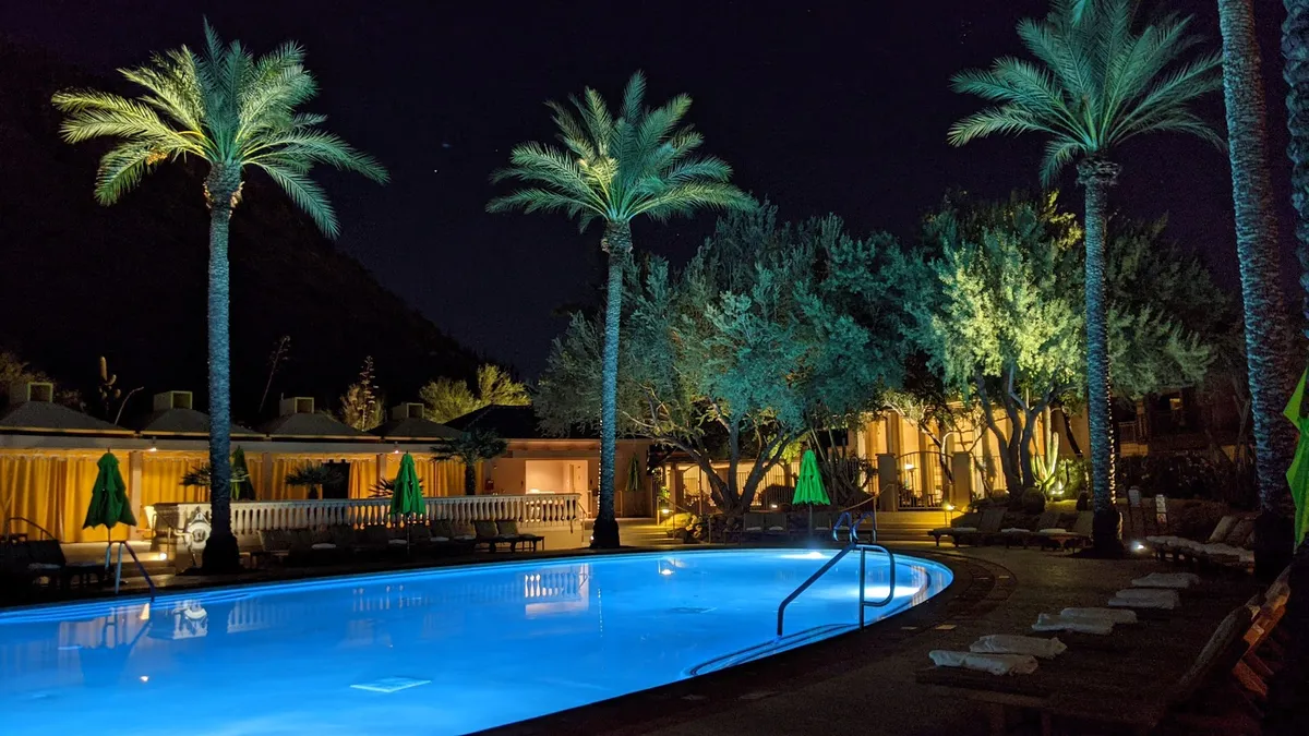 The Canyon Suites at The Phoenician, a Luxury Collection Resort, Scottsdale, Kourou exterior view
