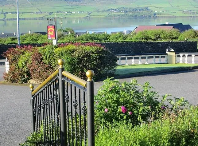 The Lighthouse Bed & Breakfast, Dingle exterior view