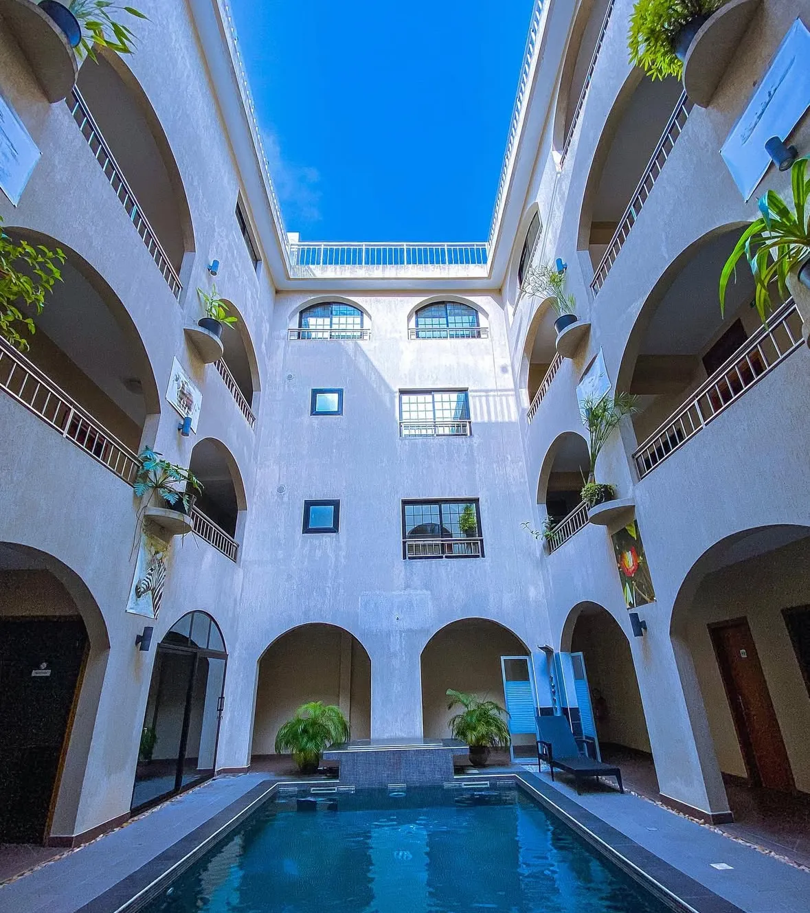 The Livingstone, Cotonou exterior view