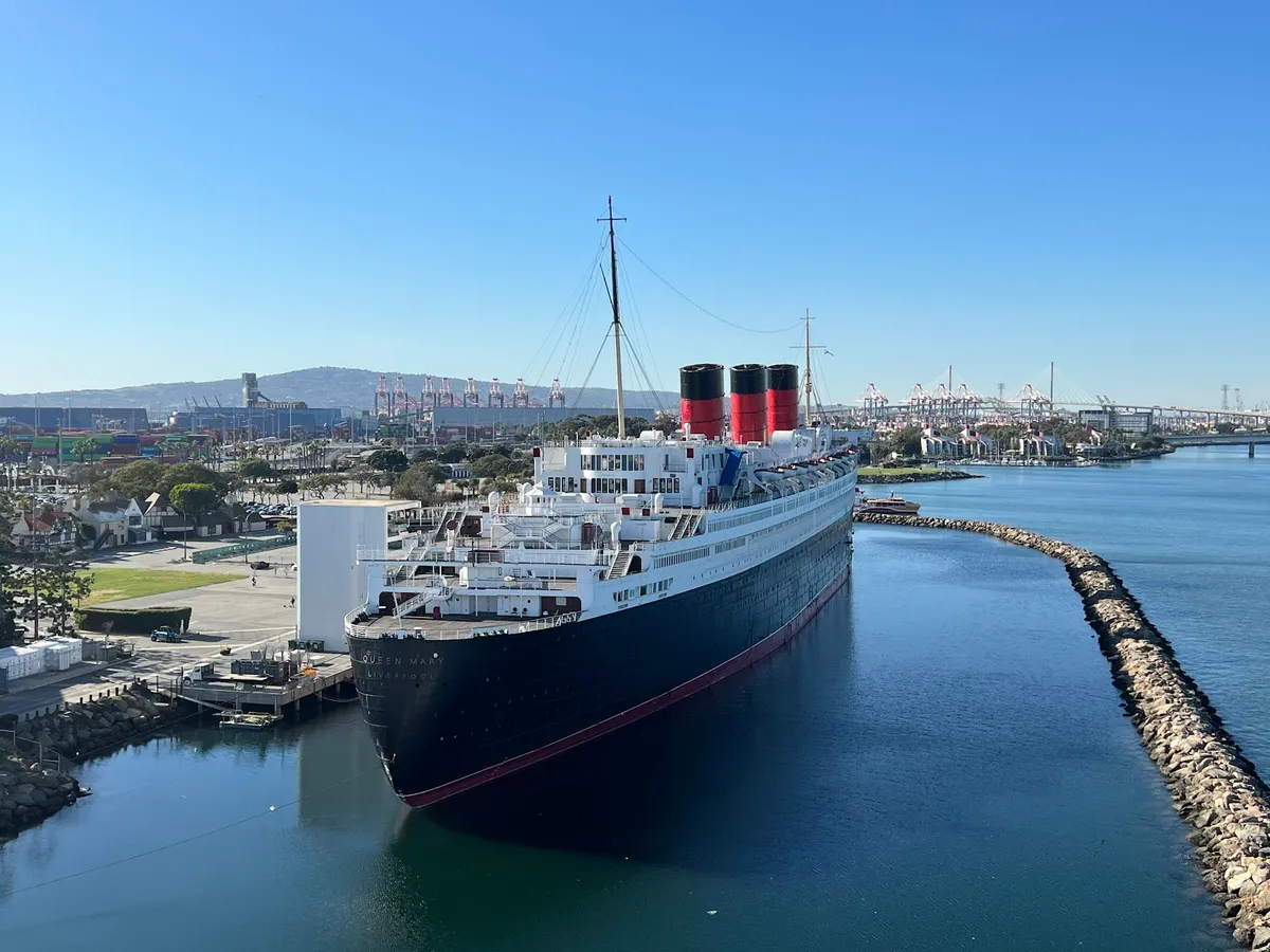 The Queen Mary, San Pedro exterior view