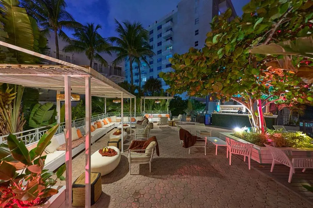 The Savoy Hotel & Beach Club ~ Miami Beach, Miami exterior view
