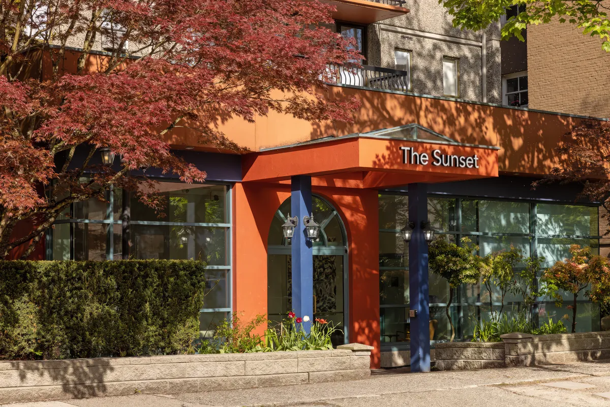 The Sunset Hotel West End, Vancouver exterior view