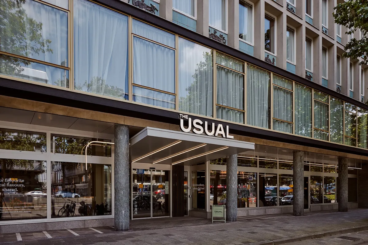 The Usual Rotterdam, Rotterdam exterior view