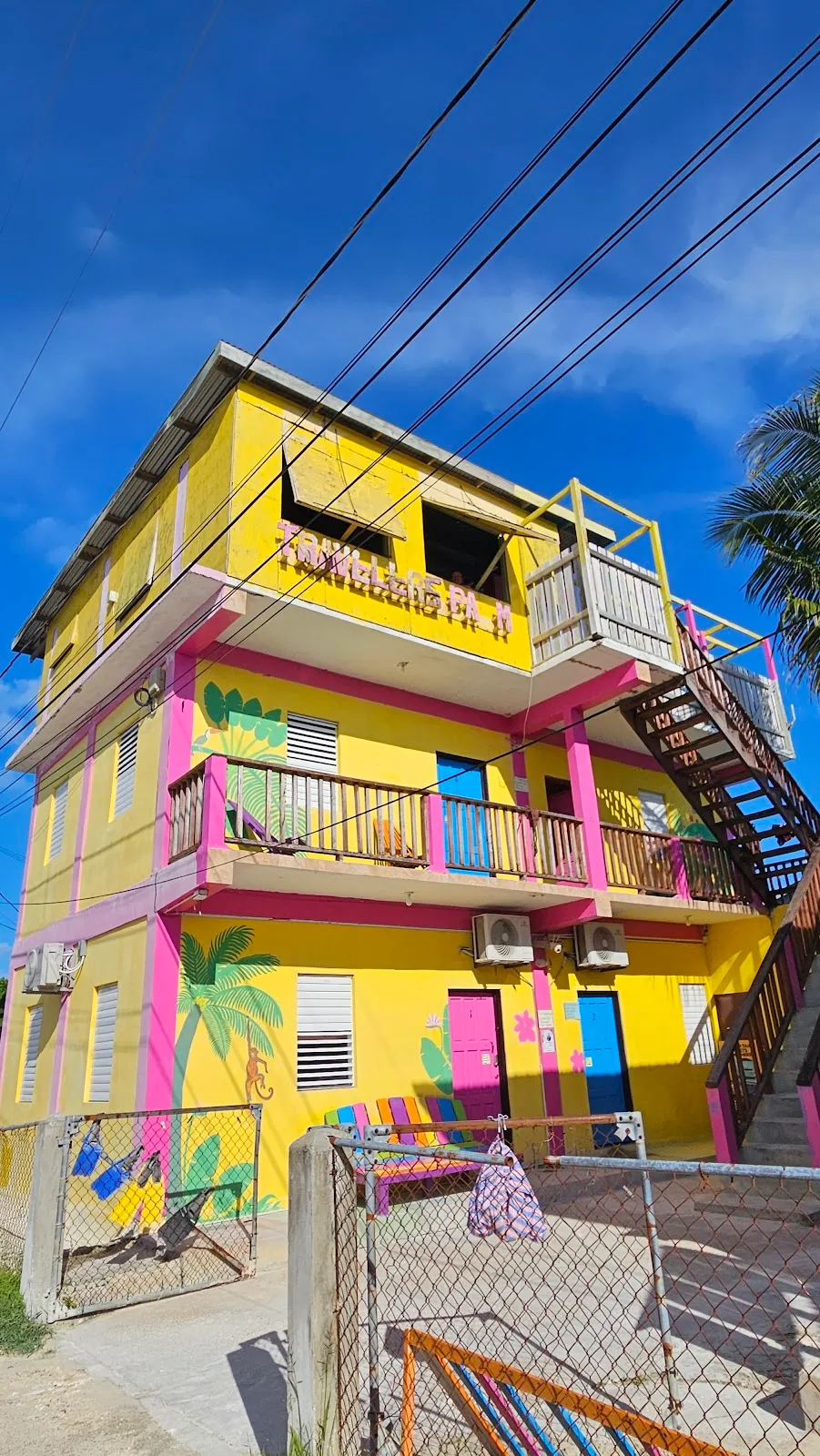 Travellers Palm Backpacker Hostel, Caye Caulker exterior view