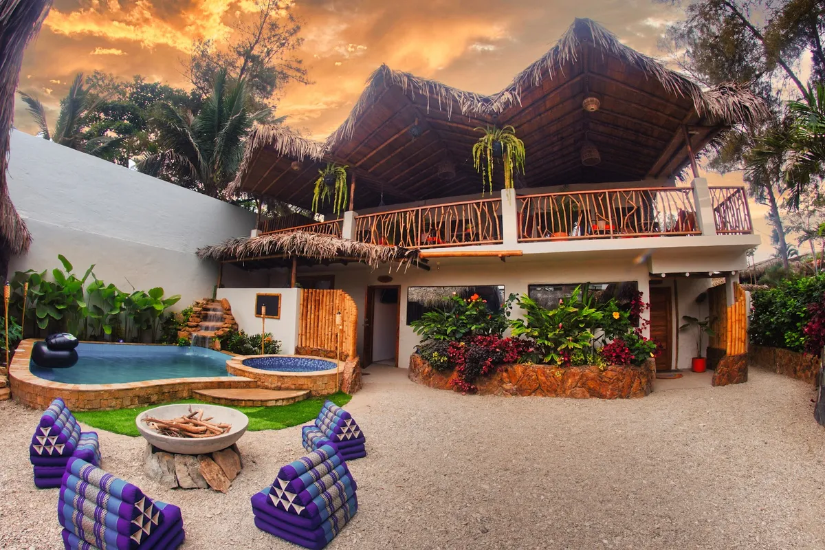 Tres Palmas Boutique Hotel, Montanita exterior view