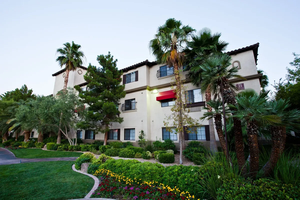 Tuscany Suites & Casino, Mamanuca Islands exterior view