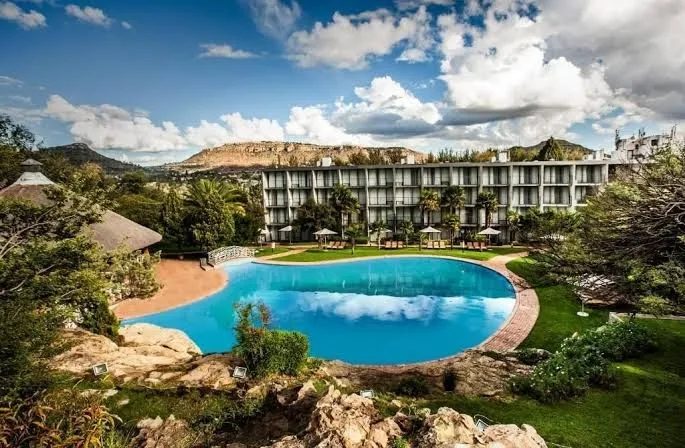 Unwind and Relax in Maseru! Garden View, Outdoor Swimming Pool, Free Parking!, Maseru exterior view
