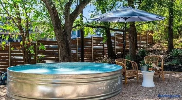 Urban Cowboy Villas w/ Hot Tub- Heart of 704!, Austin exterior view