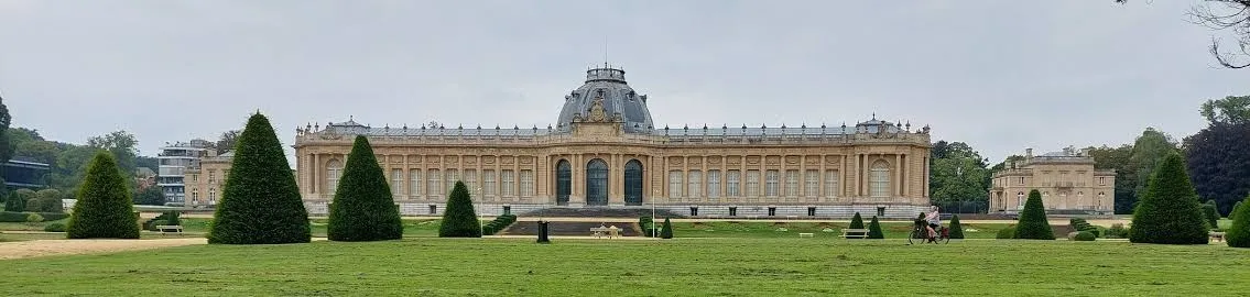 Vallis Dyliae, Leuven exterior view