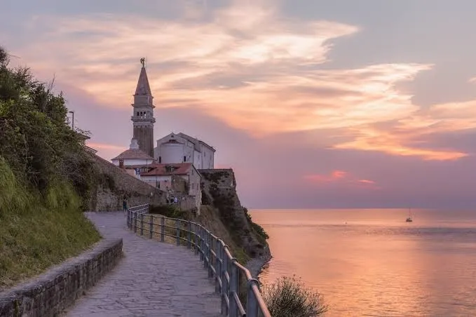 Vila Piranesi, Piran exterior view