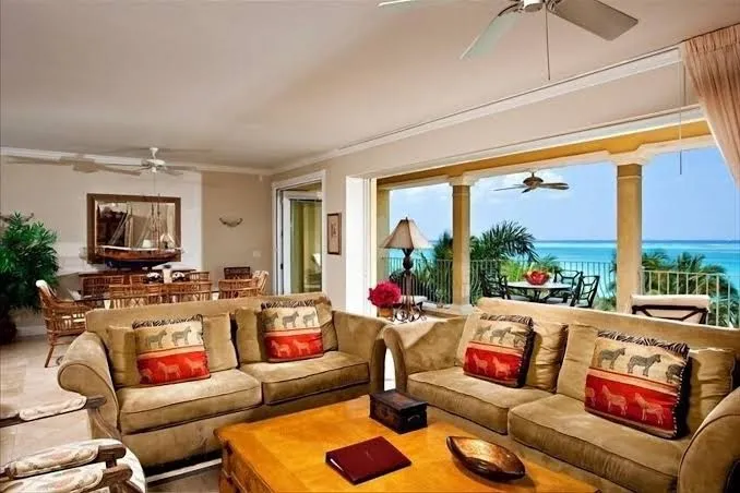 Villa Renaissance, Grace Bay exterior view
