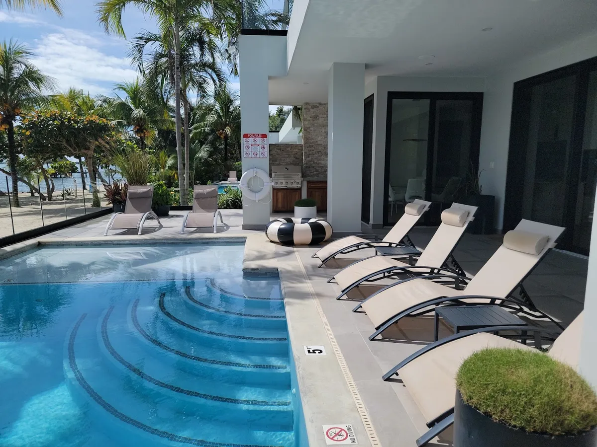 Villas at Playa de Coco, Placencia exterior view